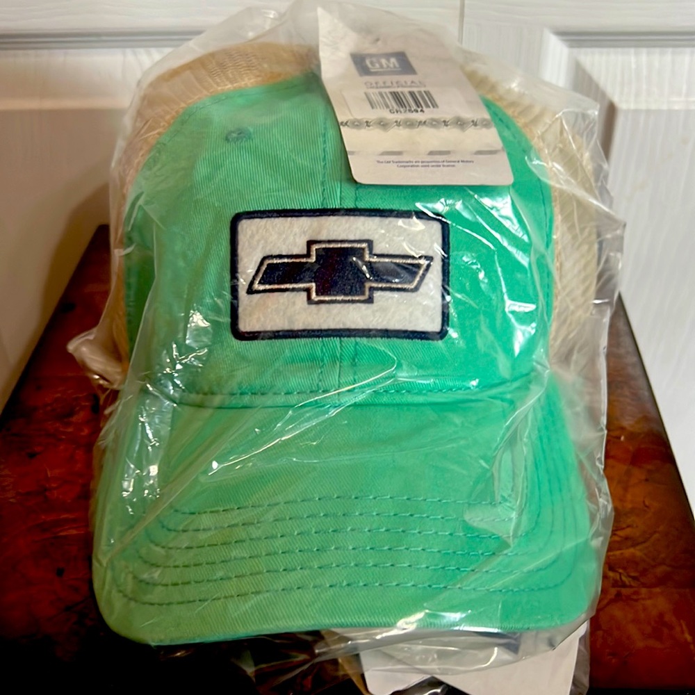 Official GMChevrolet, men’s cap.